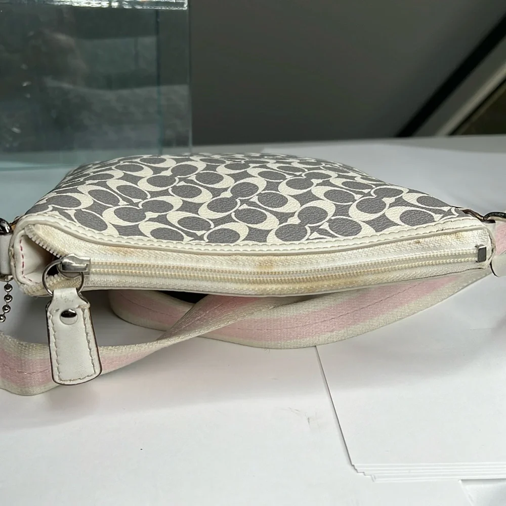 Coach Crossbody Gray Pink White Pebbled Leather Zip Top Bag Swing Bag